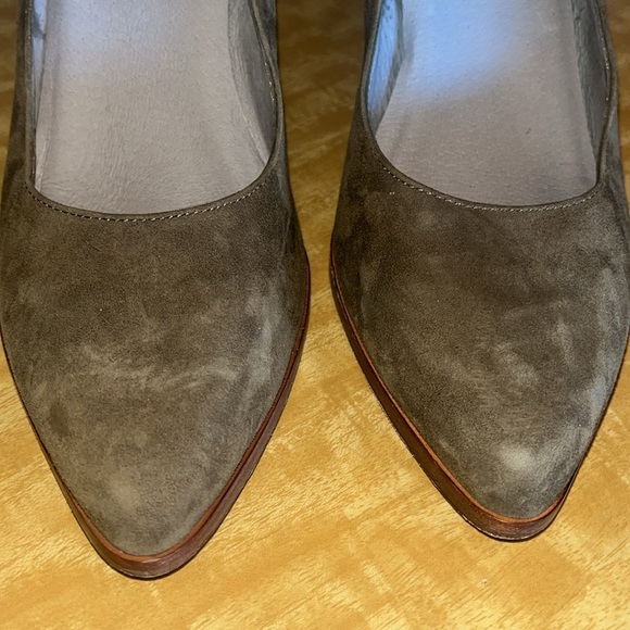 Eileen Fisher ladies wedge style green suede Hawk heels with pointy toe SZ 9.5 - Picture 4 of 10